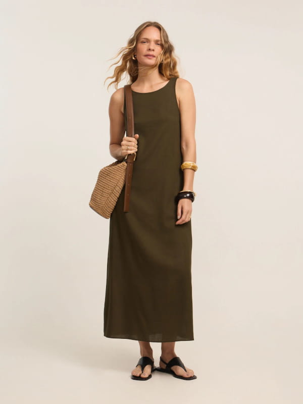 vestido evasê com fenda