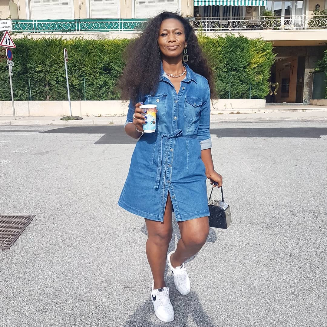 vestido jeans curto para looks despojados