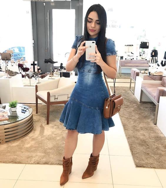 vestido jeans curto para ocasiões sofisticadas