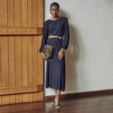vestido midi um ombro