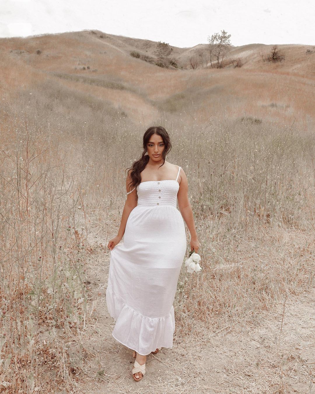 vestido off white longo frente única