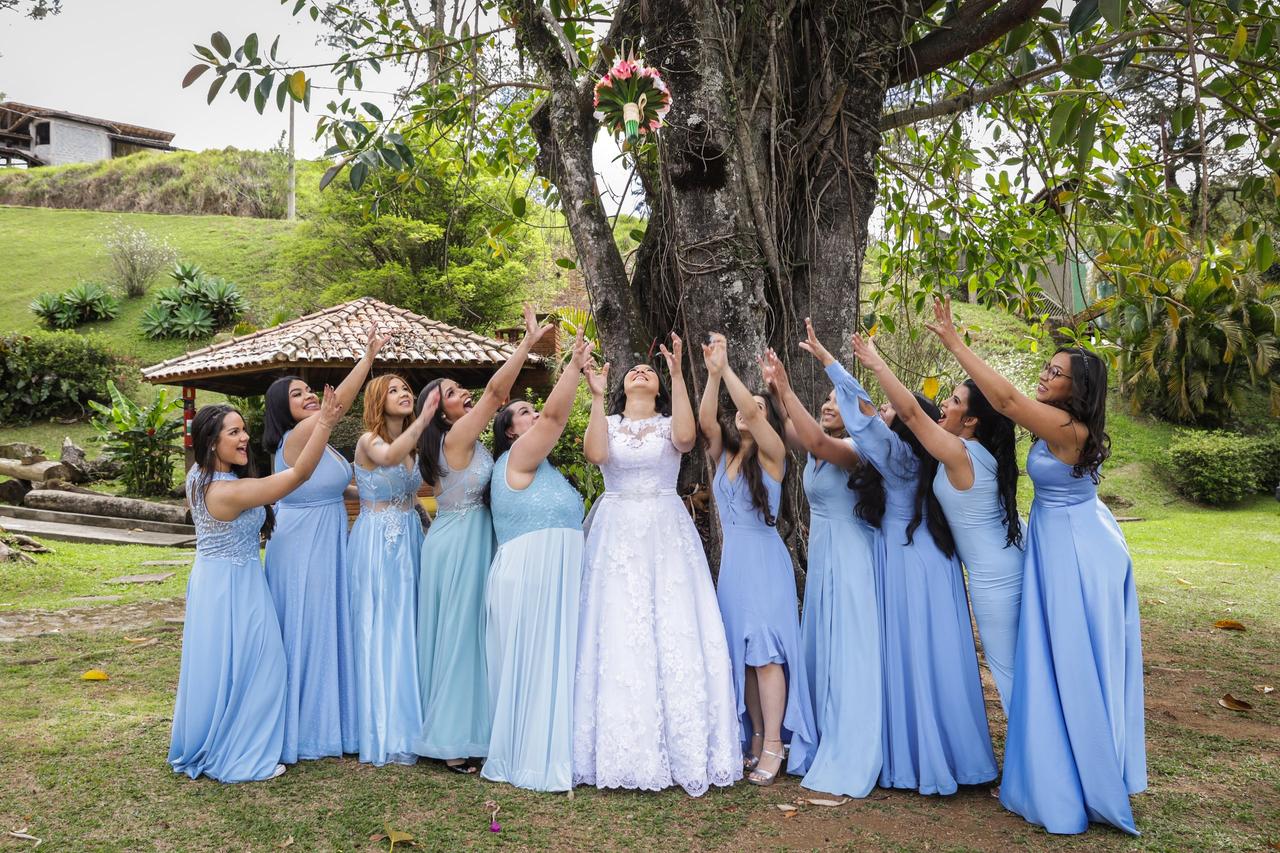 erros ao escolher vestido azul royal madrinha