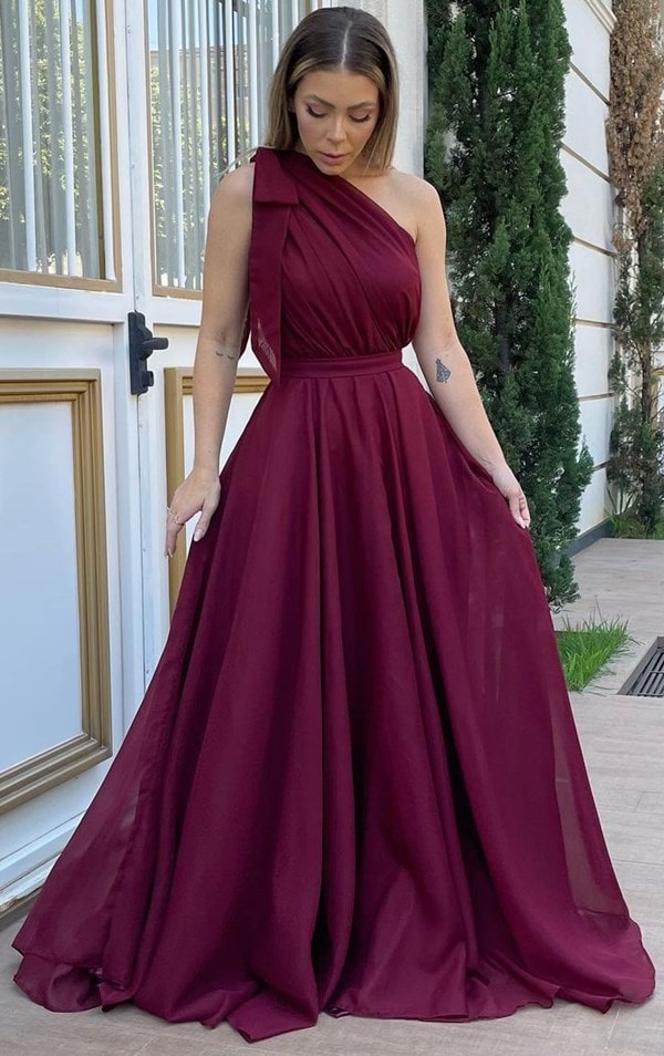 erros ao escolher vestido de madrinha marsala