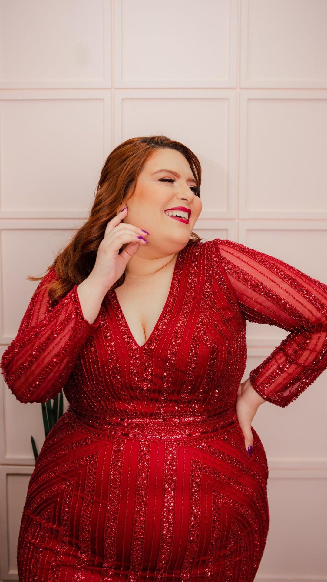 vestido plus size manga curta
