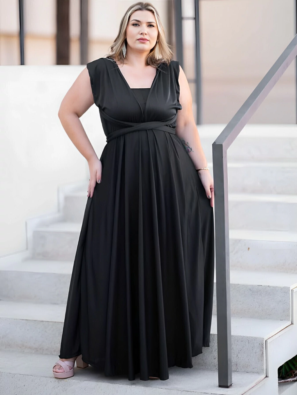 vestido preto plus size curto