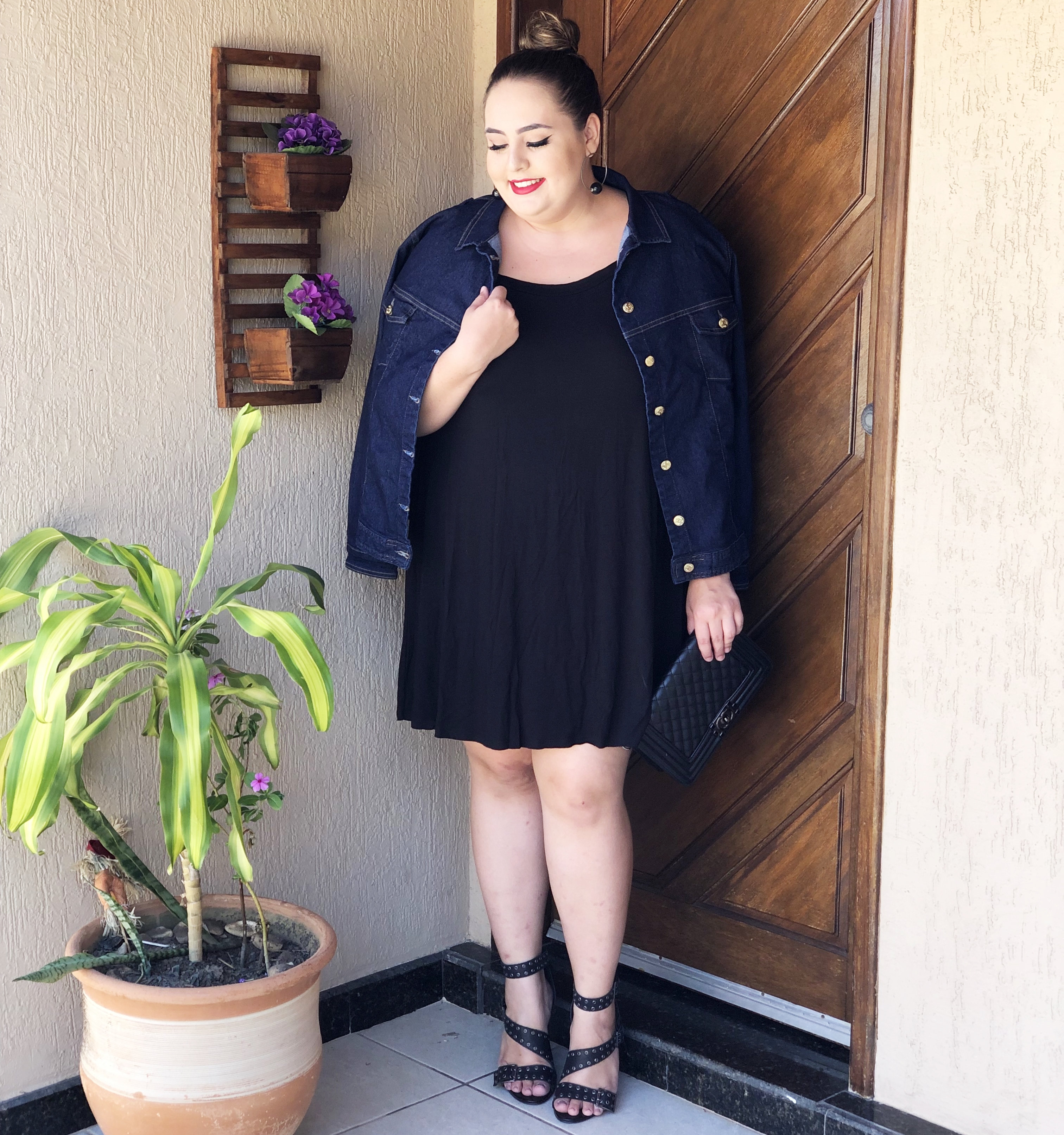 vestido preto plus size de malha