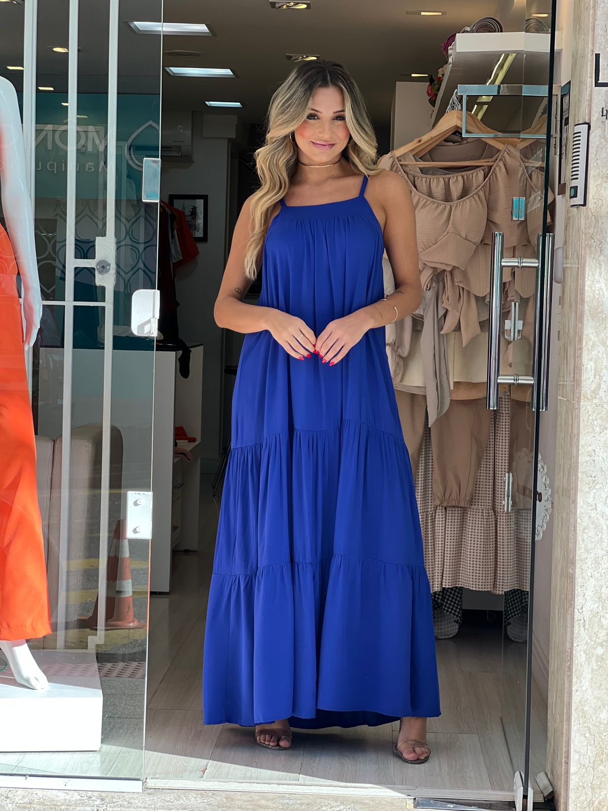 Dicas de Combinação: Calçados e Acessórios para Vestidos Amplos