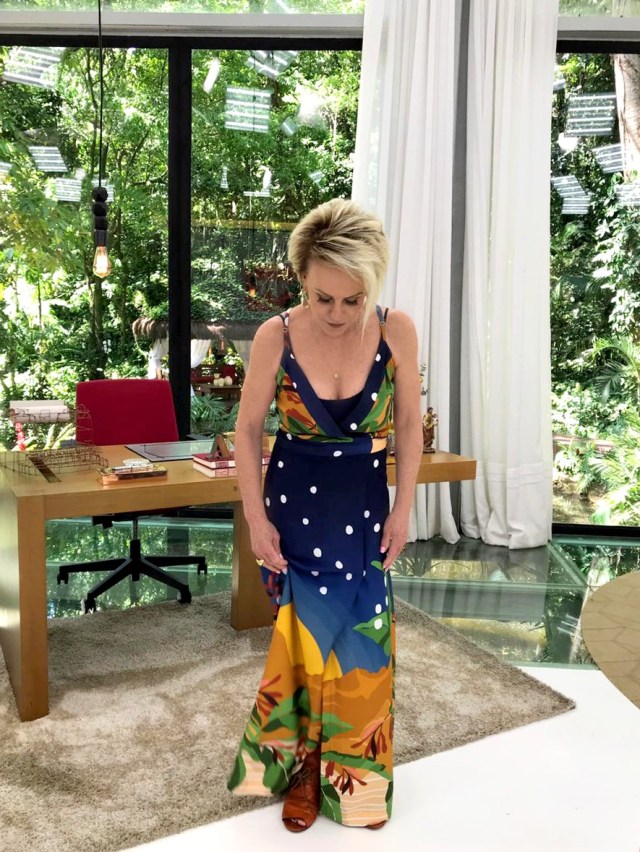 looks com vestido tropical