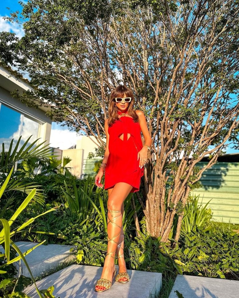 Inspirações para o Natal
4. A Psicologia das Cores no Natal: Por Que o Vermelho Reina?
5. Tendências de Vestidos Vermelhos para Brilhar nas Festas de Fim de Ano