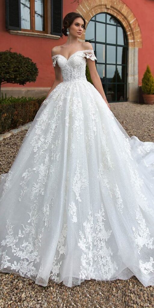 Vestidos de noiva princesa com cristais