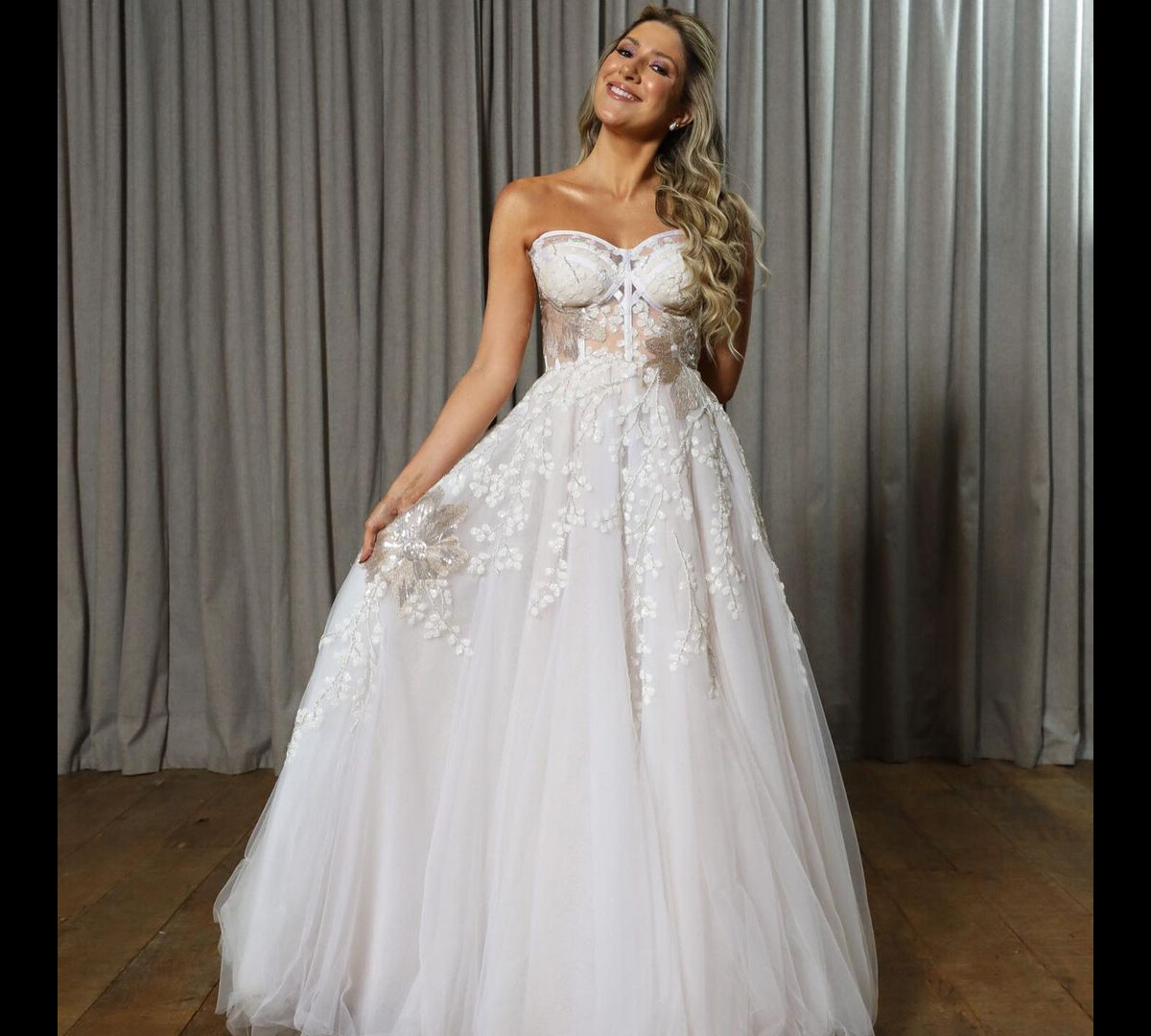 Vestidos de noiva princesa com ombro a ombro
