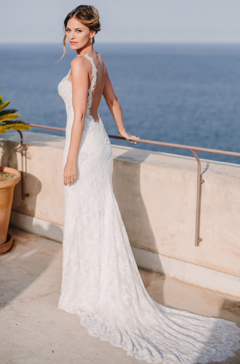 Tendências de acessórios e calçados para noivas e convidadas na praia