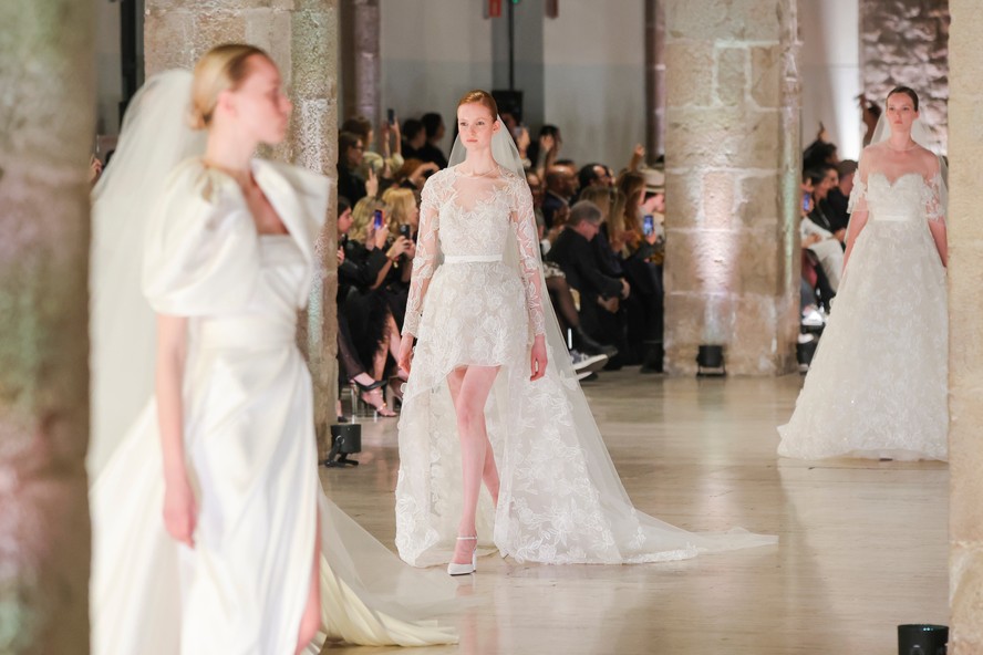 Como escolher o vestido de noiva boho chic perfeito para seu casamento na praia