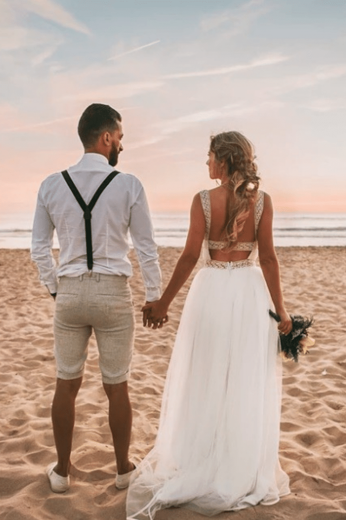 Looks elegantes para convidadas de casamento na praia: o que vestir em 2026