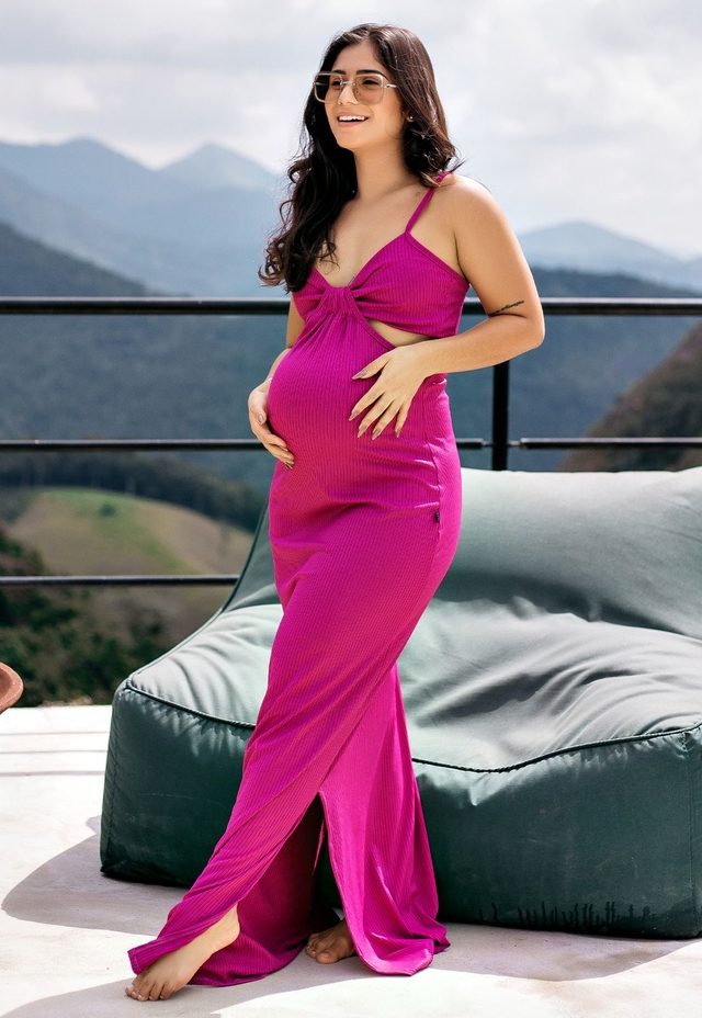 Looks Monocromáticos na Gestação: Elegância e Alongamento para Baixinhas