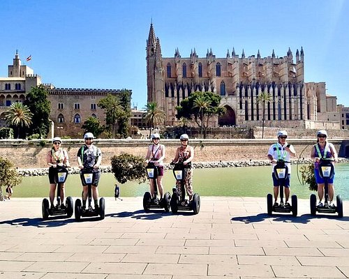 5 ideias de títulos:
1. Descubra as 5 Melhores Rotas de Cicloturismo na Europa
2. Guia Completo: Planejando sua Primeira Cicloviagem pela Europa
3. Equipamentos Essenciais para uma Cicloviagem Segura na Europa
4. Europa de Bicicleta: Quando Ir e Quais Destinos Escolher
5. Ciclovias da Europa: De Portugal à Itália