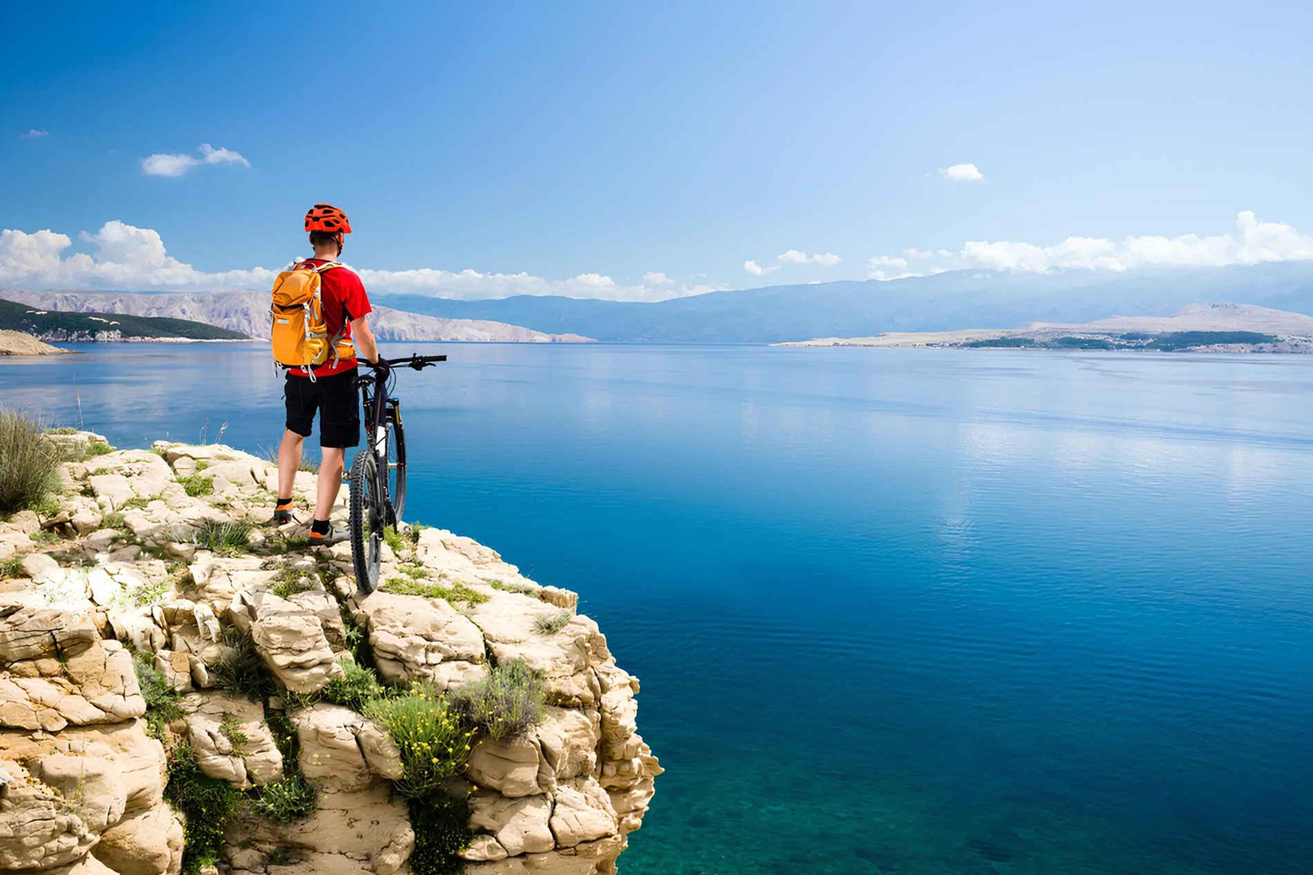 5 ideias de títulos:
1. Descubra as 5 Melhores Rotas de Cicloturismo na Europa
2. Guia Completo: Planejando sua Primeira Cicloviagem pela Europa
3. Equipamentos Essenciais para uma Cicloviagem Segura na Europa
4. Europa de Bicicleta: Quando Ir e Quais Destinos Escolher
5. Ciclovias da Europa: De Portugal à Itália