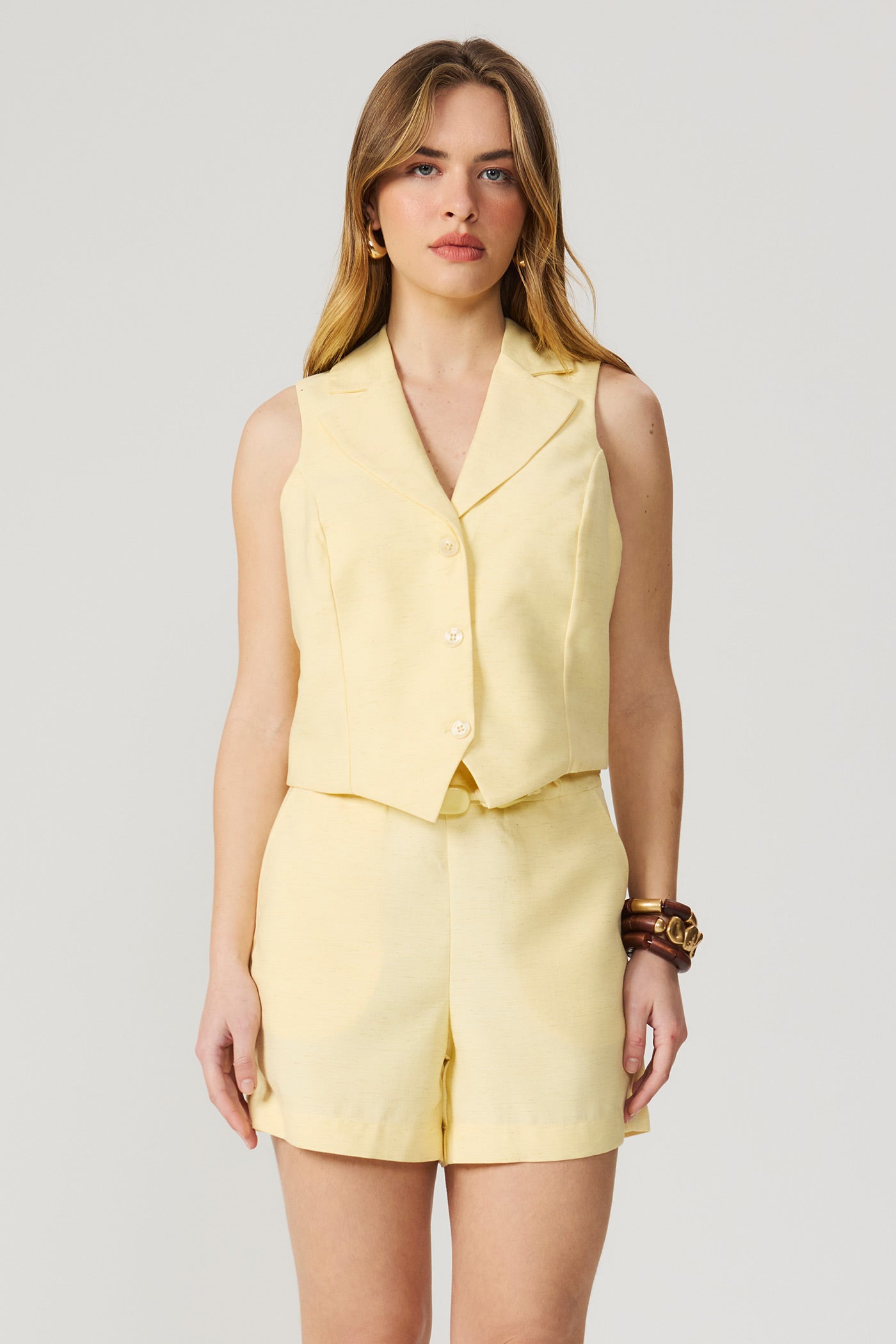 amarelo pastel