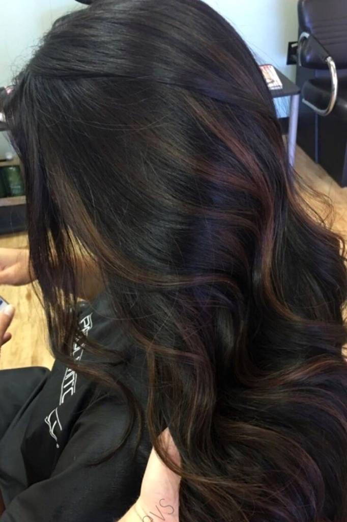 cabelo preto com mechas