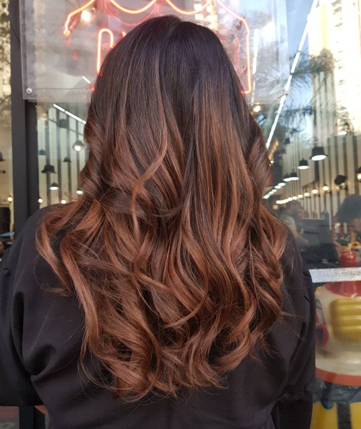 morenas com balayage mel