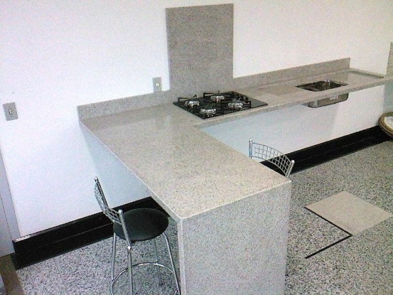 bancada de mármore para cozinha compacta