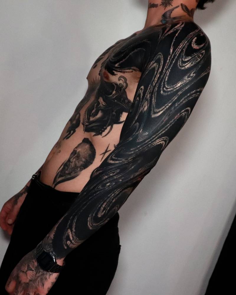tatuagem minimalista preta