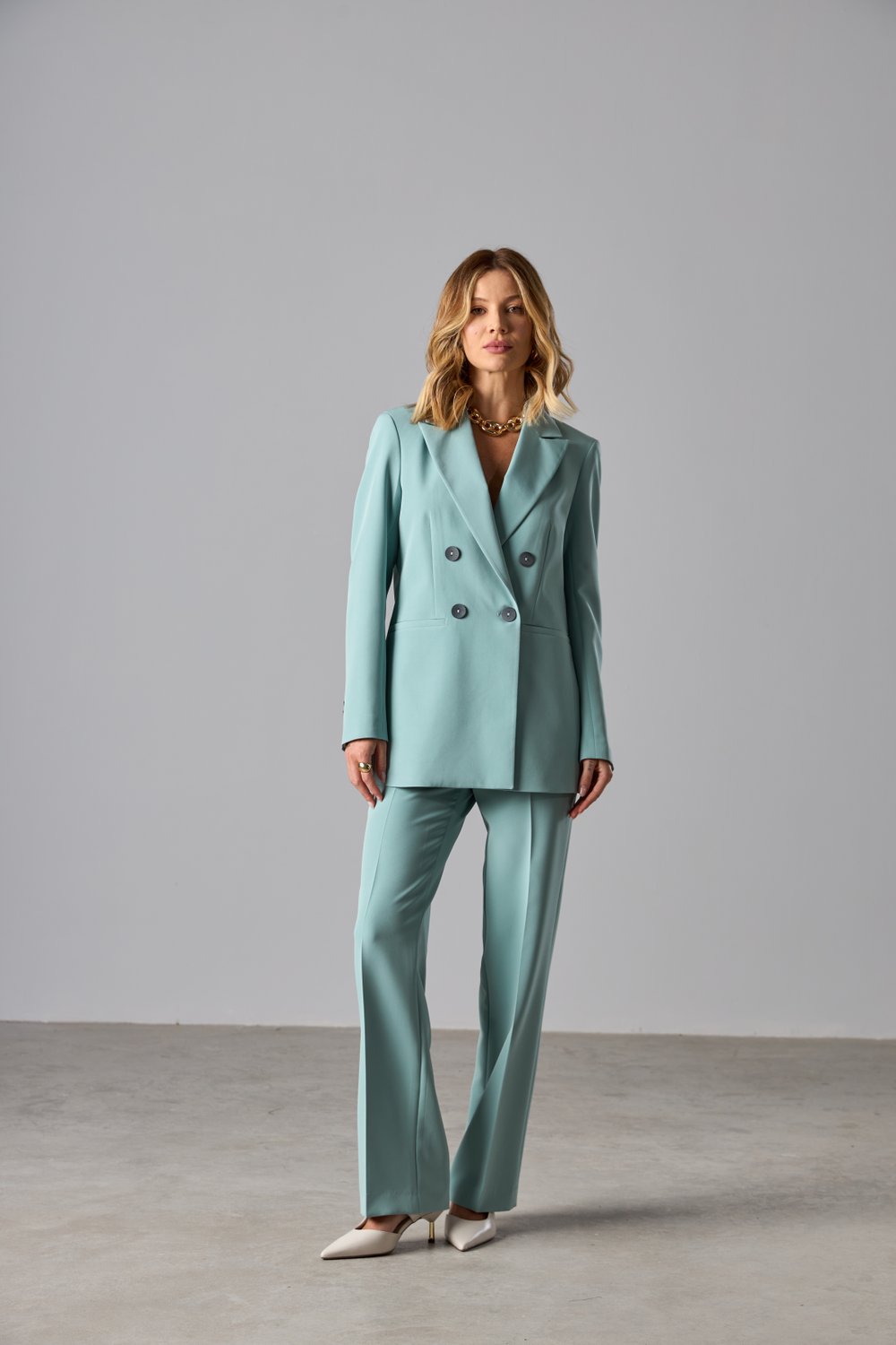 como usar blazer feminino no trabalho