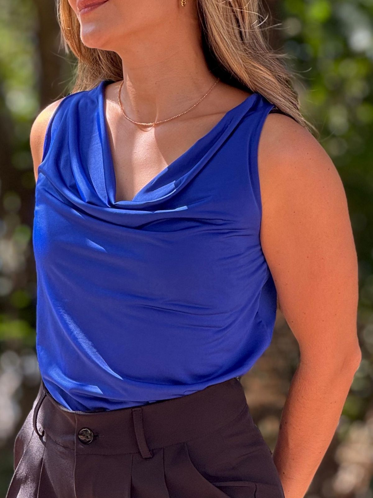 blusa cetim gola alta festa