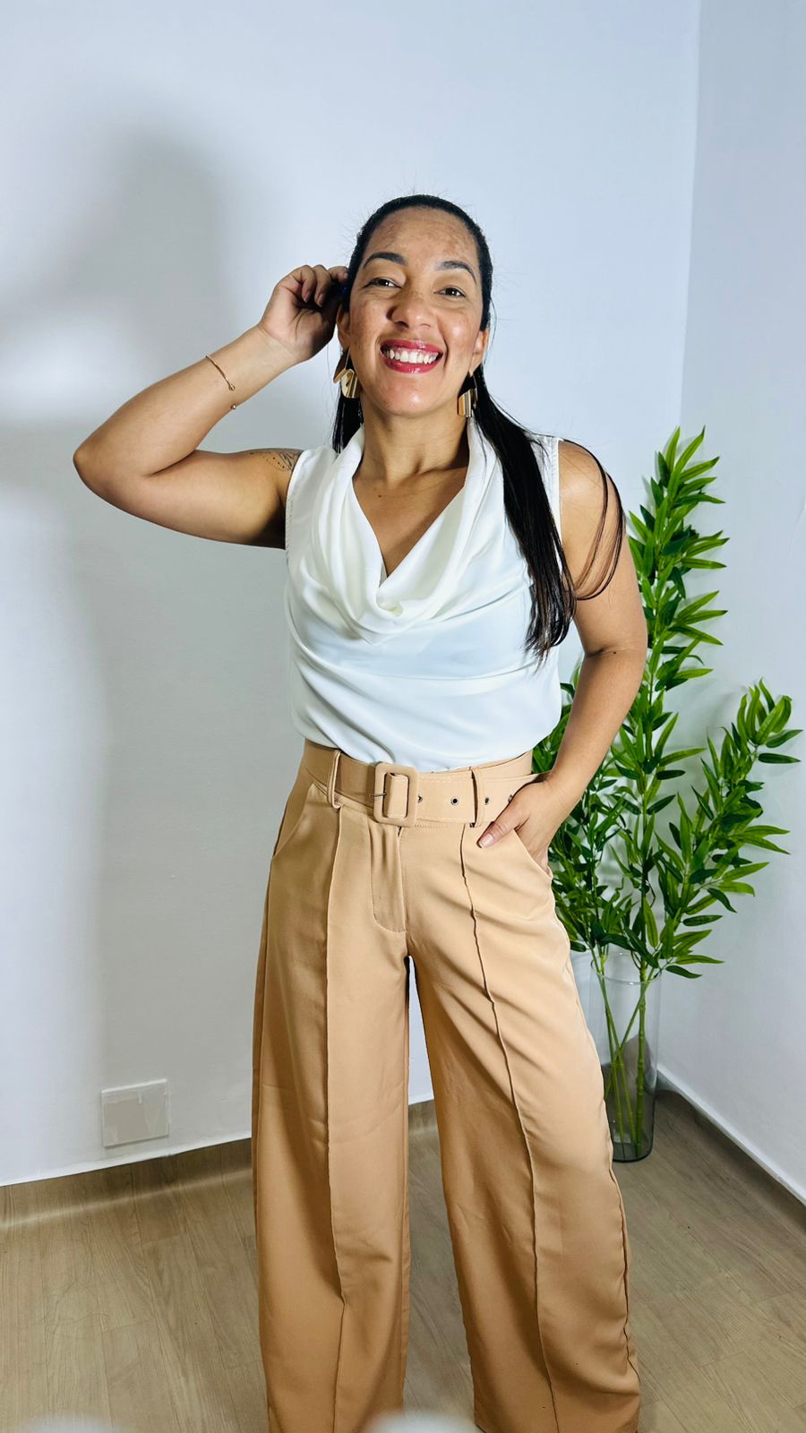 blusa acetinada gola boba