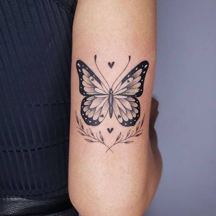 tatuagem de borboleta pequena