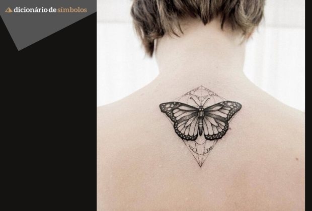 tatuagem borboleta ombro