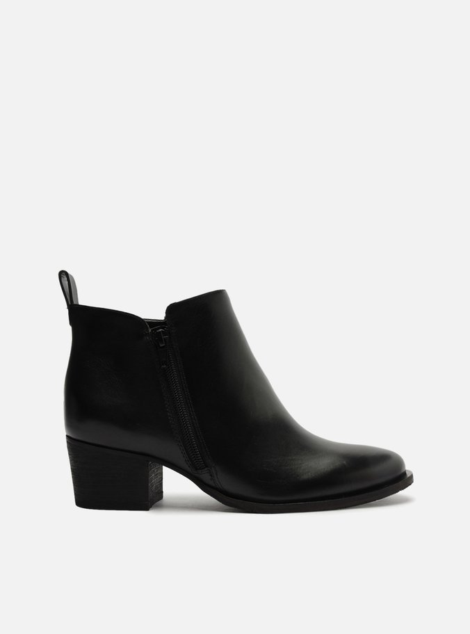 bota arezzo preta cano curto