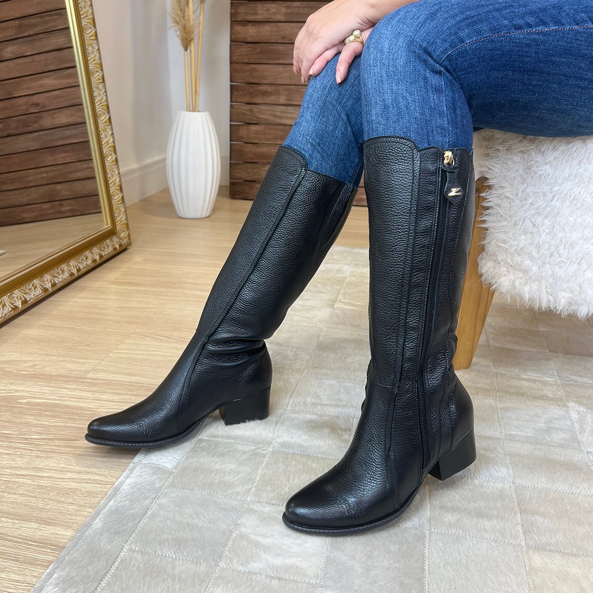 botas de cano longo em camurça