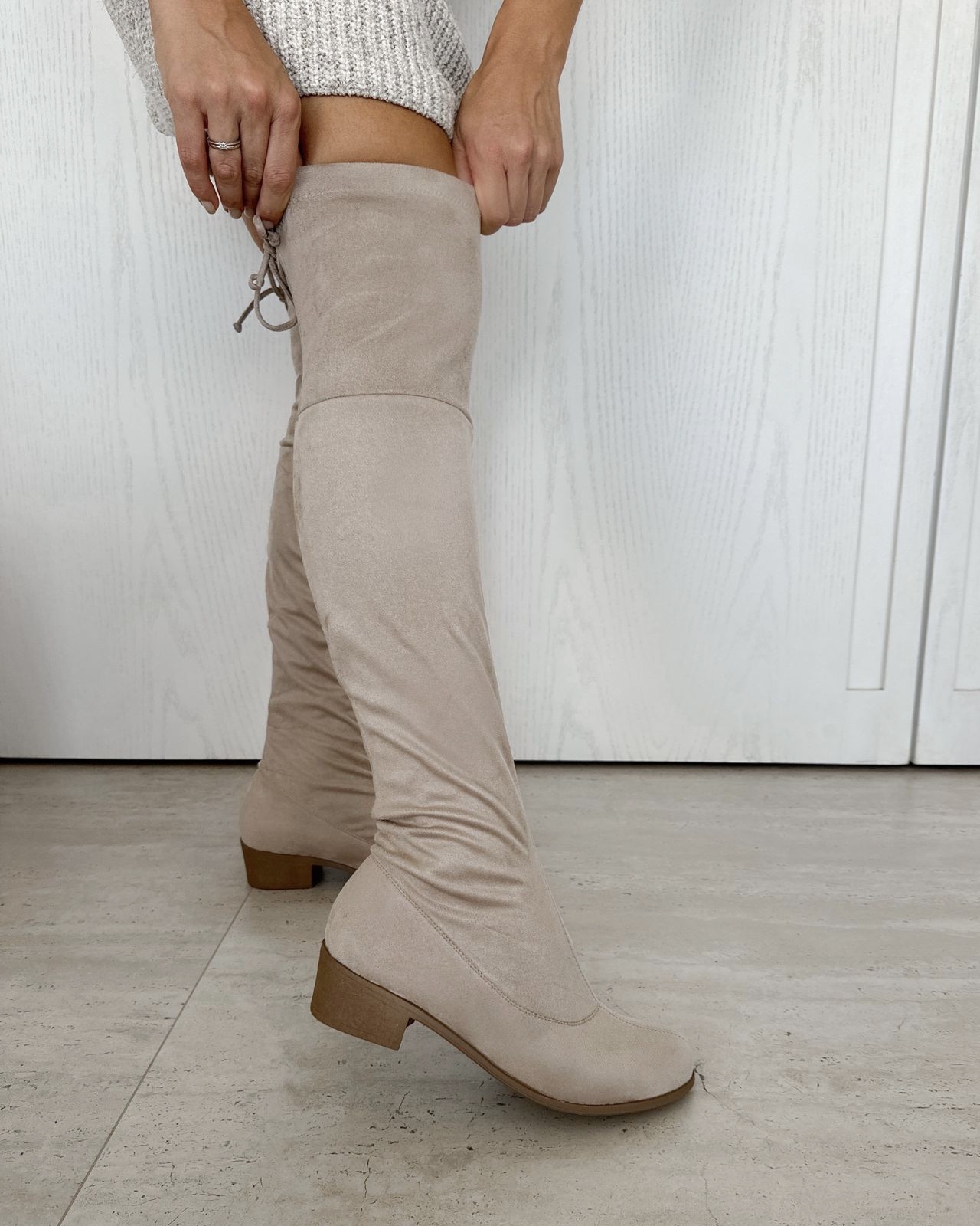 botas de cano longo em camurça