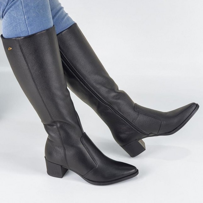 botas de cano longo marrons