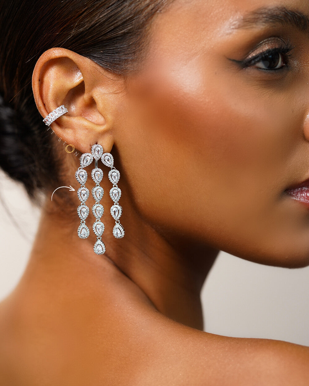brinco cascata strass longo