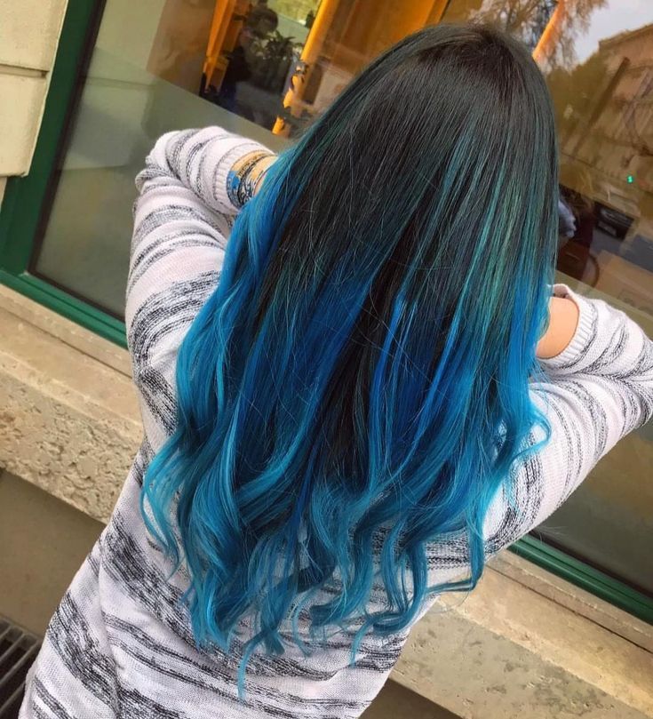 cabelo azul elétrico