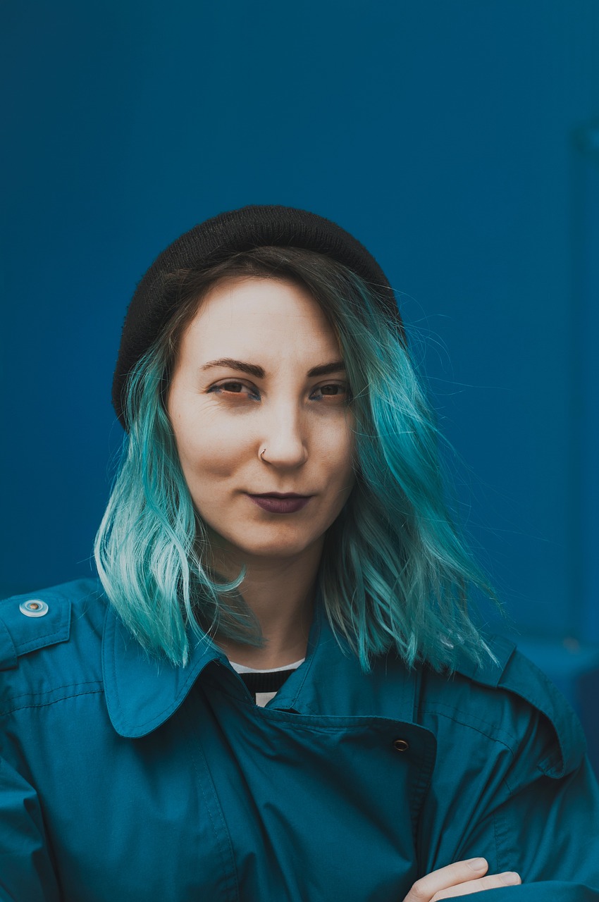cabelo azul elétrico