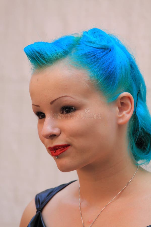 cabelo azul marinho