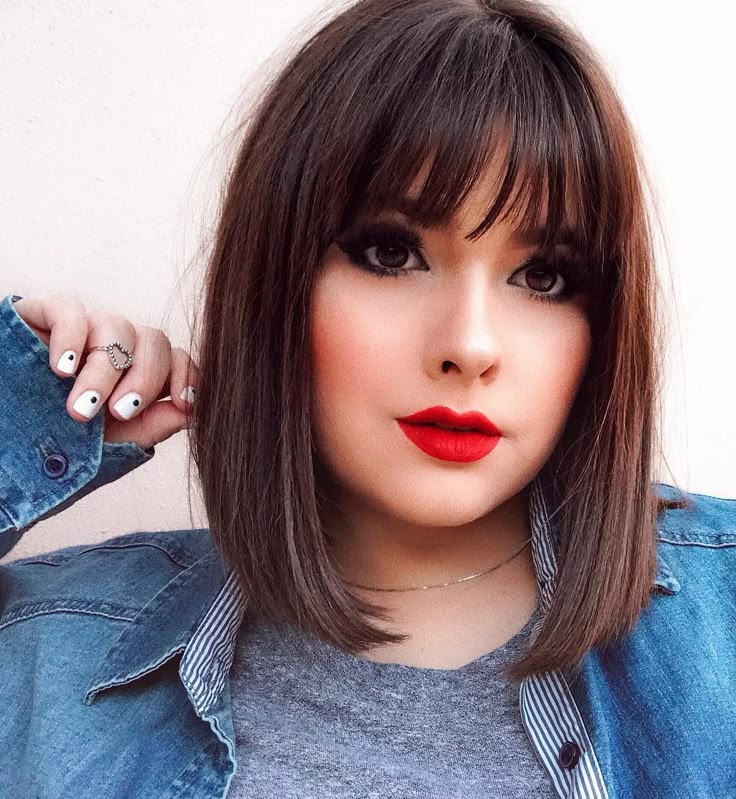 cabelo curto com franja cacheado