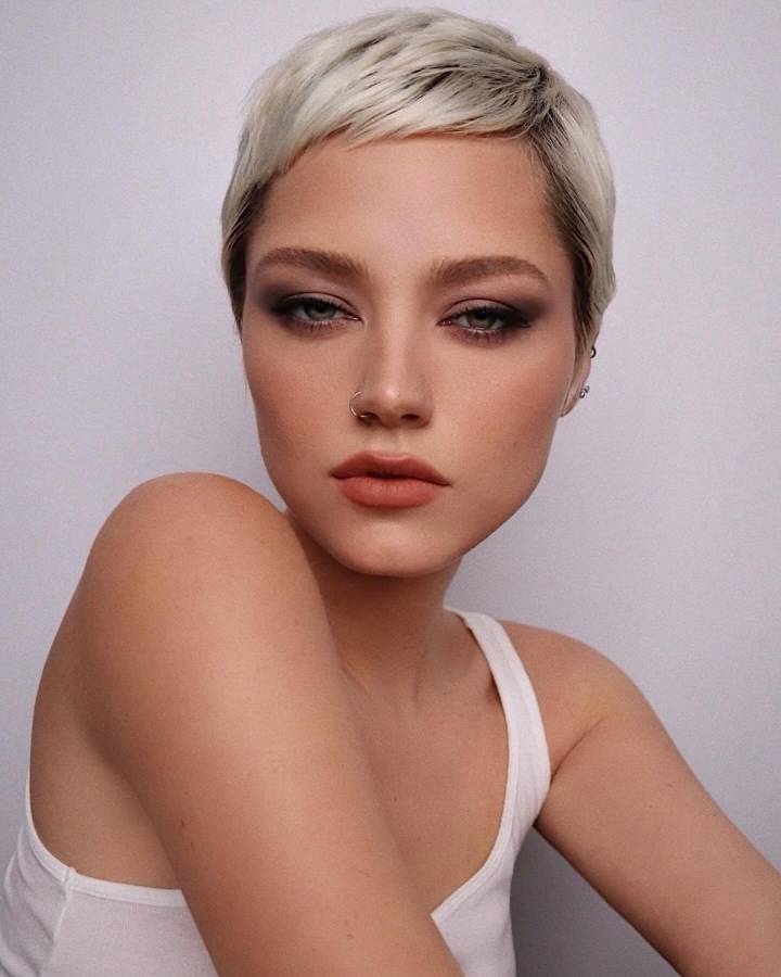 corte curto liso feminino