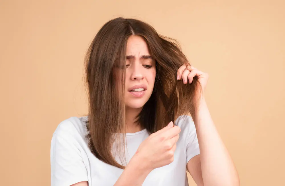 cabelo quebradiço