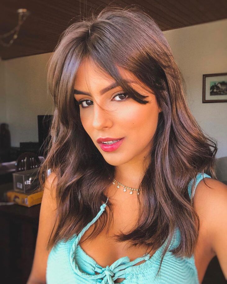 cabelo médio repicado com franja