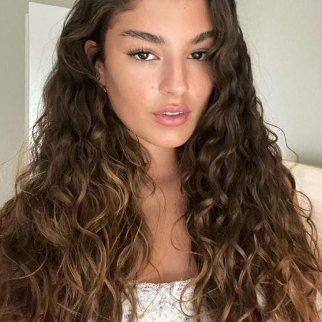 finalização de cabelo ondulado