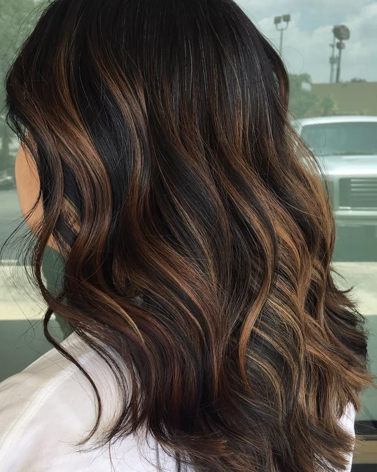 como fazer luzes em cabelo preto