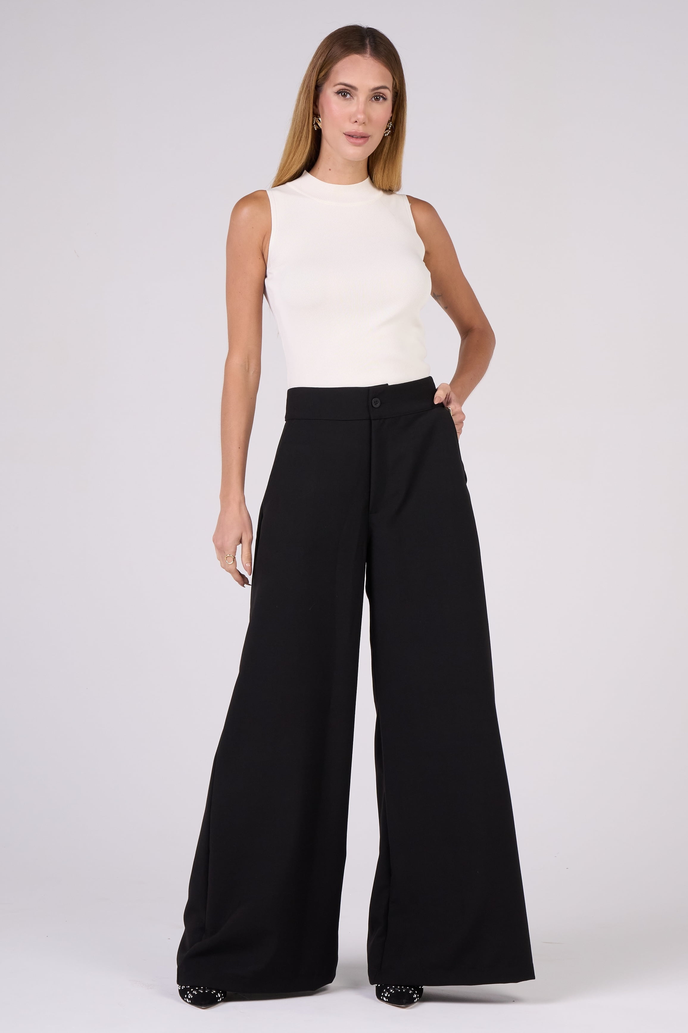calça pantalona elegante