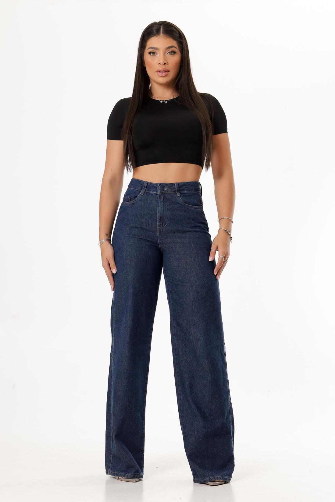 calça jeans pantalona escura