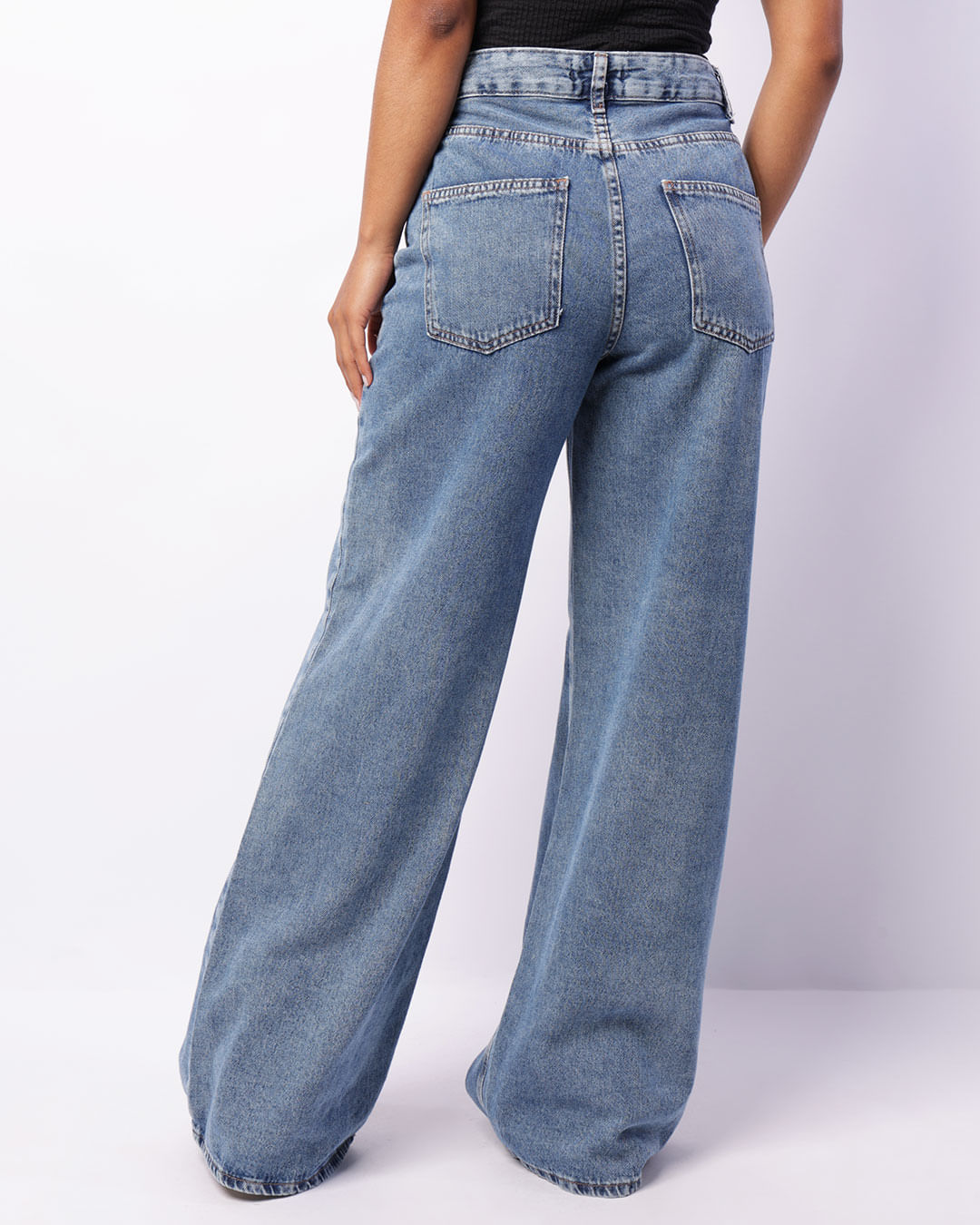 calça jeans larga feminina zara