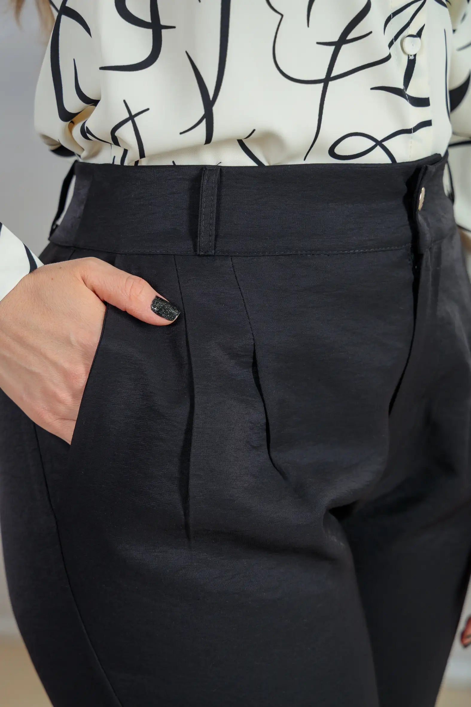 calça social feminina azul marinho corte reto