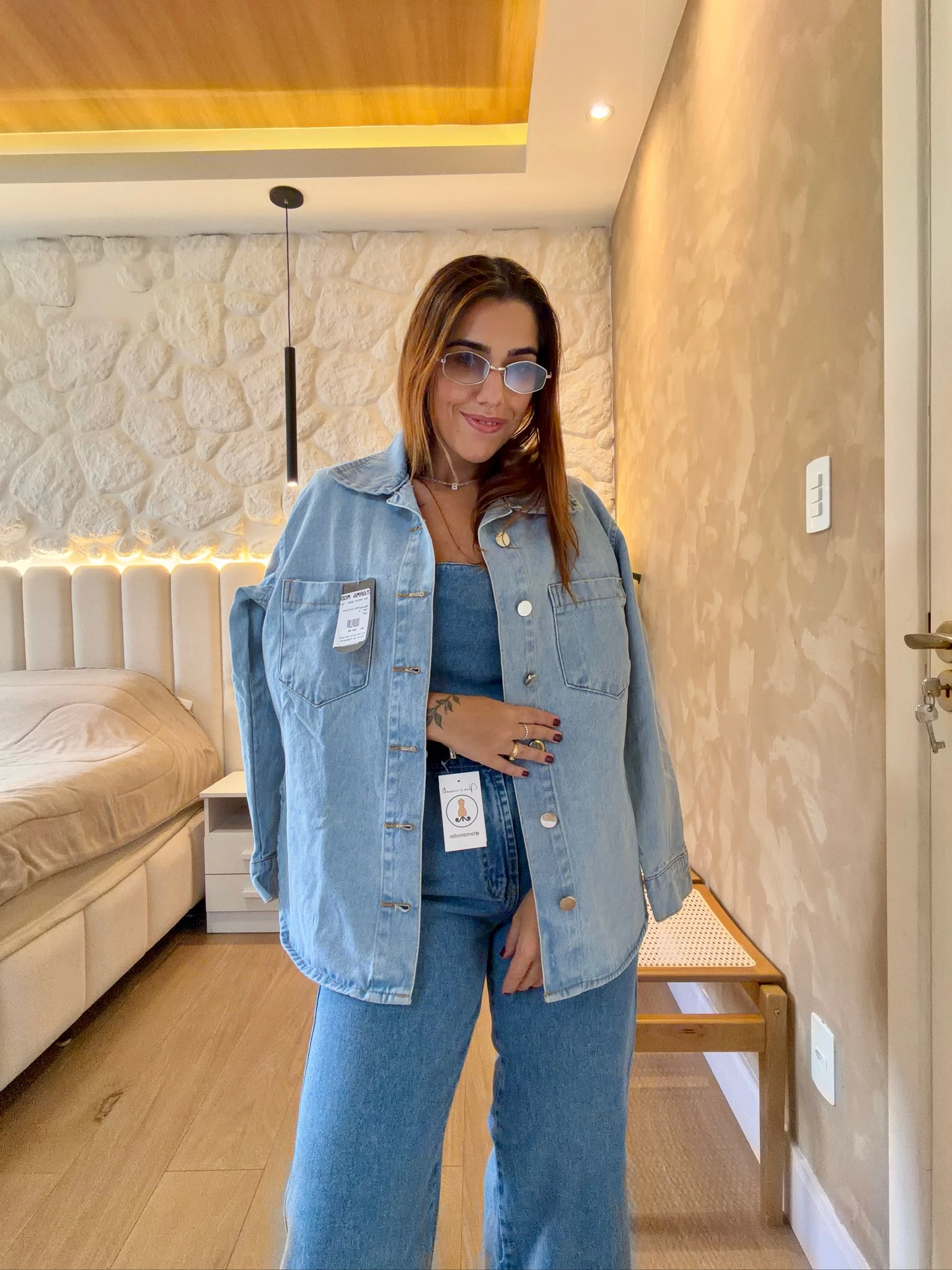camisa jeans feminina branca lavagem clara